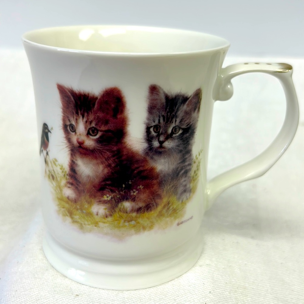 Hempstead fine bone china curious kitties  mug